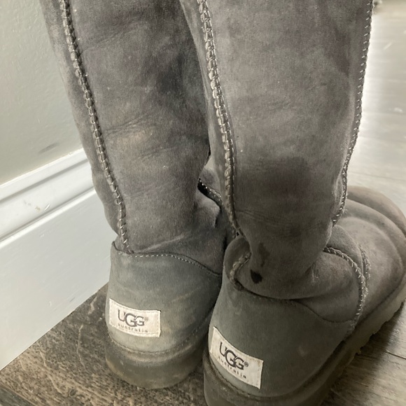Ugg Classic Tall II Boot - Picture 2 of 2